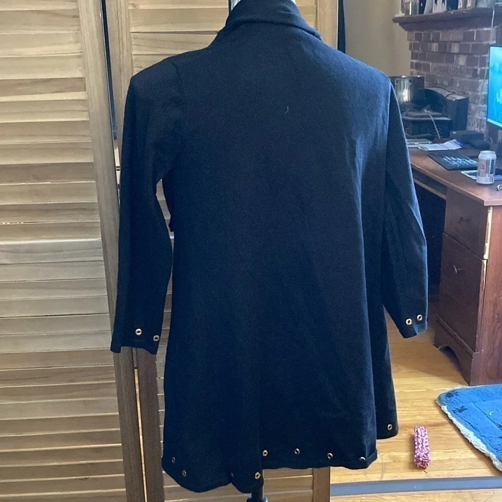 Chelsea& Theodore black unique with rivets sweater GUC size small